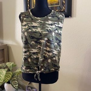 Sleeveless cami t-shirt, ties in front, Sz Lg